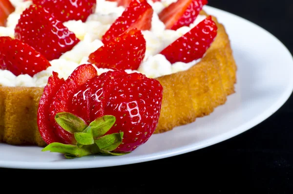 草莓派和奶油 — 图库照片