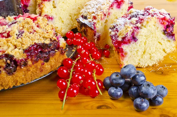 醋栗蓝莓蛋糕 — 图库照片