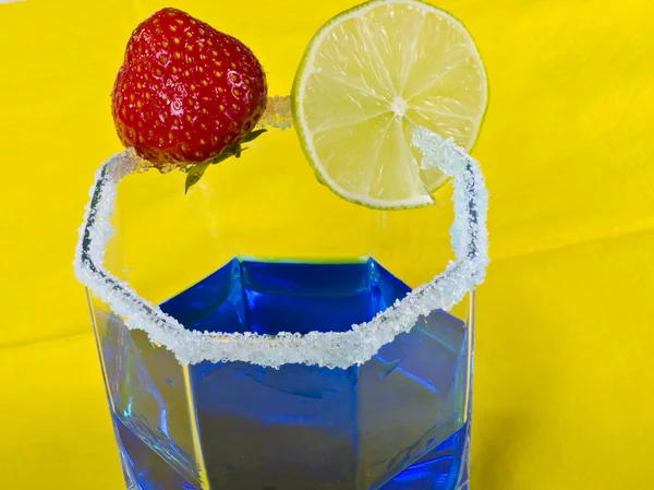 Синий напиток — стоковое фото