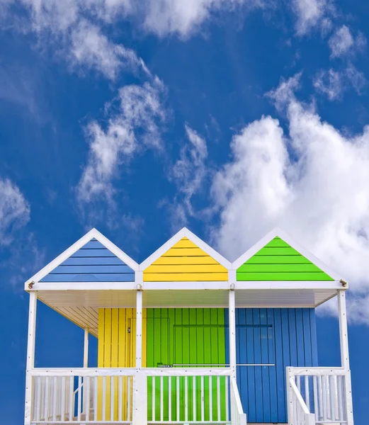 Gekleurde strand hutten — Stockfoto