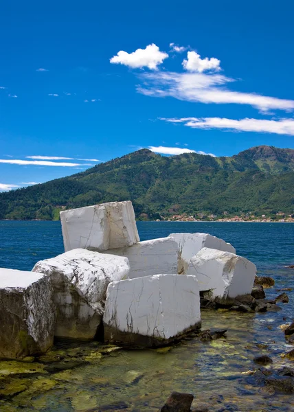 Quebra-mar de mármore — Fotografia de Stock