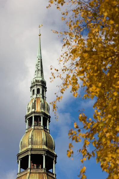 Peter's Cathedral in the autumn in Riga — Stock Photo, Image