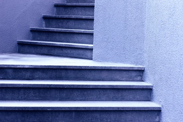 Τσιμεντένια σκάλα με βήματα — Φωτογραφία Αρχείου