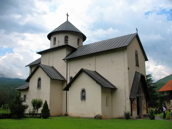 Православна церква в горах — стокове фото