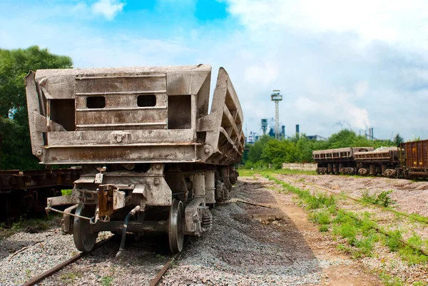Wagons are near the plant — Stock Photo, Image