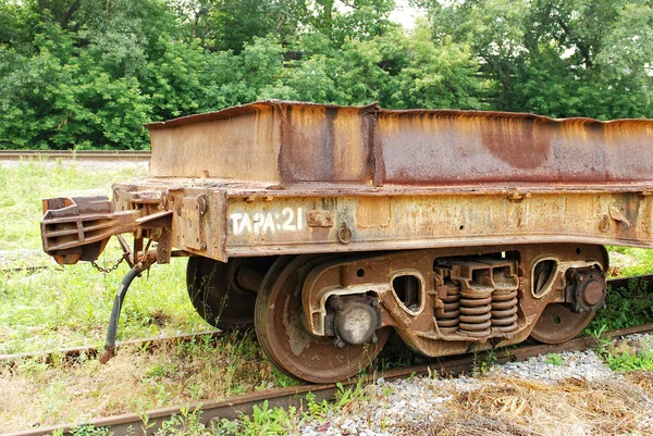 Old wagon for transportation of metal — Stock Photo, Image