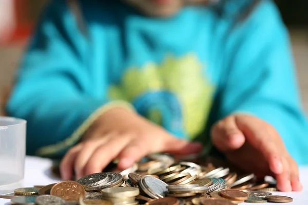Pengar barn — Stockfoto