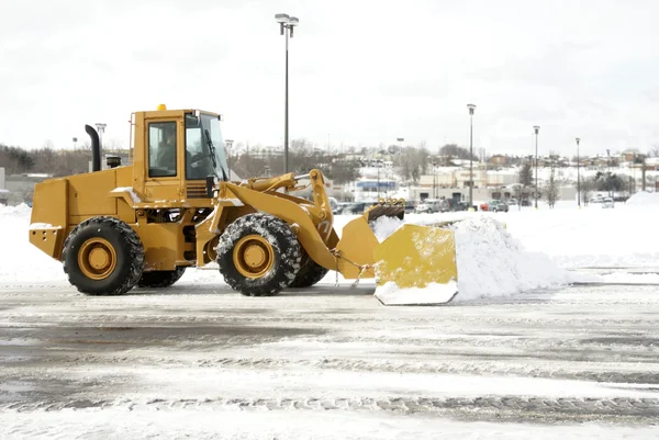 Grote gele sneeuw ploegen 2 — Stockfoto