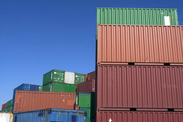 Container op de poort — Stockfoto