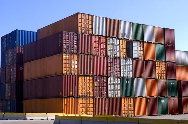 Container op de poort — Stockfoto