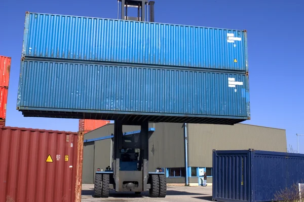Container auf dem Hafen — Stockfoto