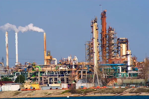Нефтехимическая промышленность — стоковое фото