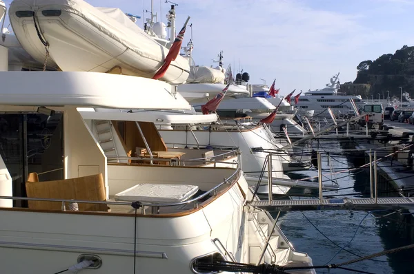 Jachty v Monackém přístavu — Stock fotografie