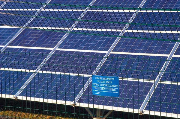 Central fotovoltaica — Fotografia de Stock