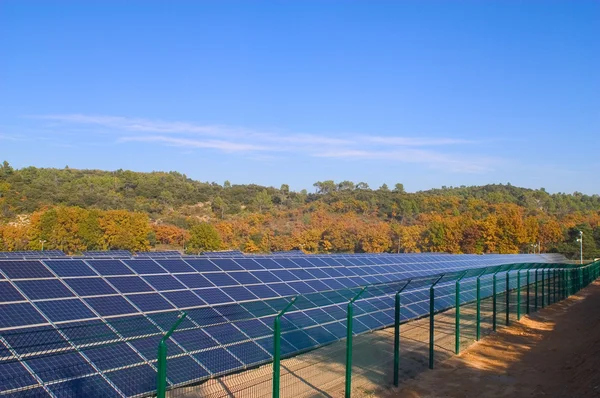 Fotovoltaická elektrárna — Stock fotografie