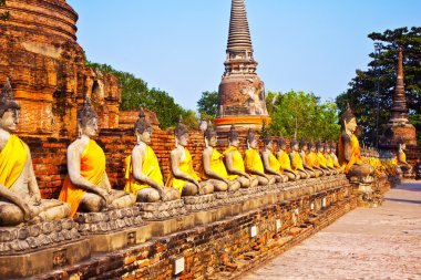 wat yai chai mongkol ayutthay Tapınağı'nda Buda heykelleri