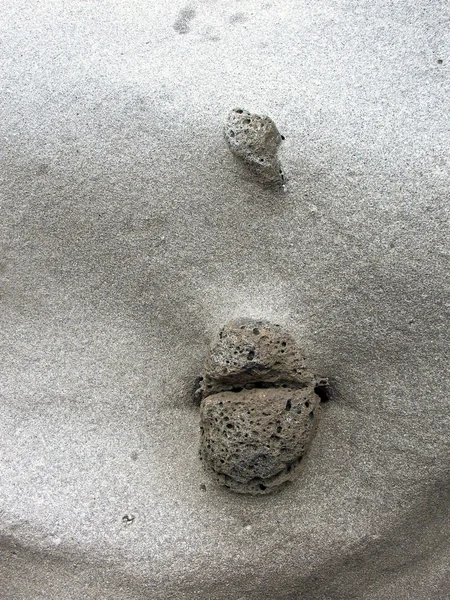 Dudaklarını öpmek gibi şeklinde kaya — Stok fotoğraf