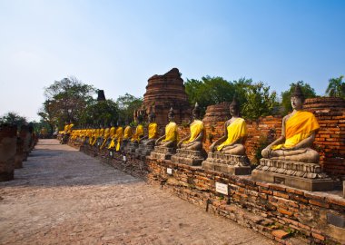 wat yai chai mongkol Tapınağı'nda Buda heykelleri