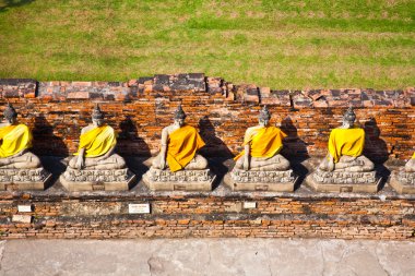 wat yai chai mongkol Tapınağı'nda Buda heykelleri