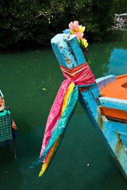 koh Chang, Tayland küçük bir köyde colorfol fisherboats