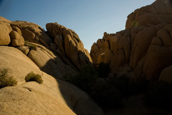 风景秀丽的被冲垮了巨型岩石在国家公园 — 图库照片