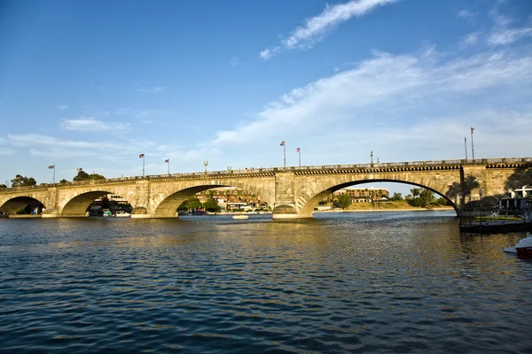 Havasu Gölü'ne, eski tarihi bir köprü ile orijinal sto yeniden Londra Köprüsü