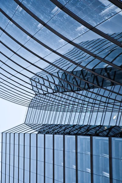Glass front of office tower — Stock Photo, Image