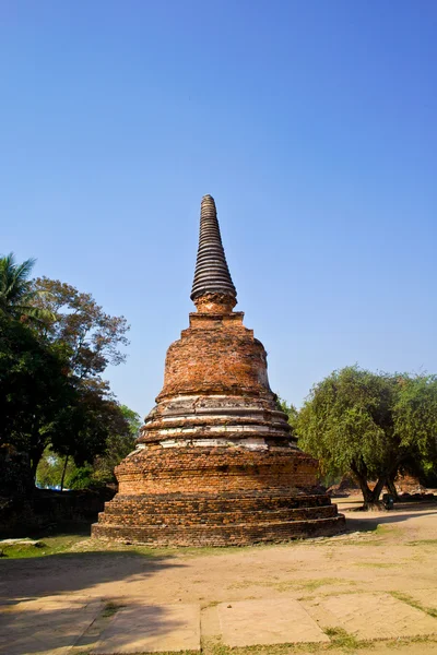 Знаменитая территория храма Ват Пхра Си Саннич — стоковое фото