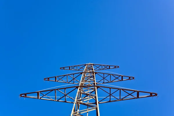 Torre de electricidad para la energía en el hermoso paisaje —  Fotos de Stock