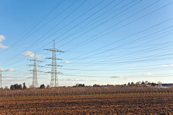 Electricity tower for energy in beautiful landscape — Stock Photo, Image