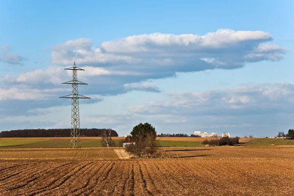 Wieża energii elektrycznej w piękny krajobraz — Zdjęcie stockowe