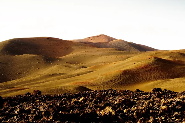 在日落的火山地貌景观 — 图库照片