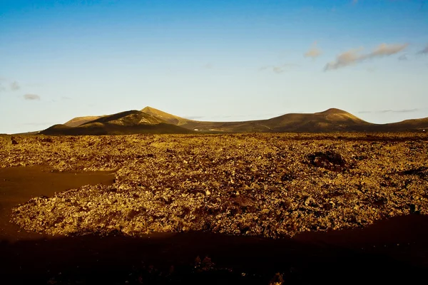 Paesaggio vulcanico al tramonto — Foto Stock