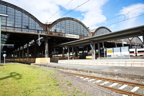 Gare ferroviaire classique en fer — Photo