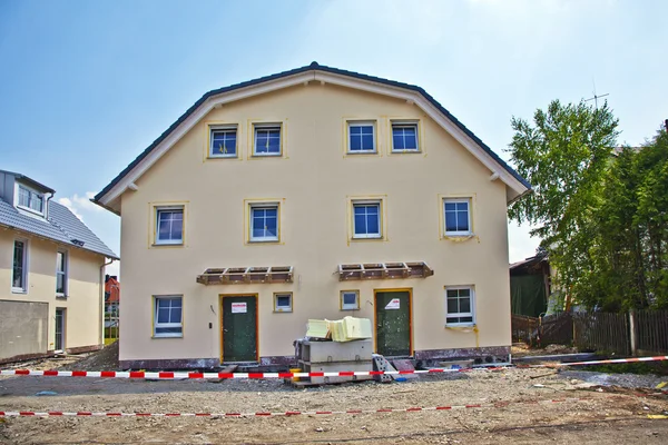 Huisvesting gebied in een suburbane straat in München — Stockfoto