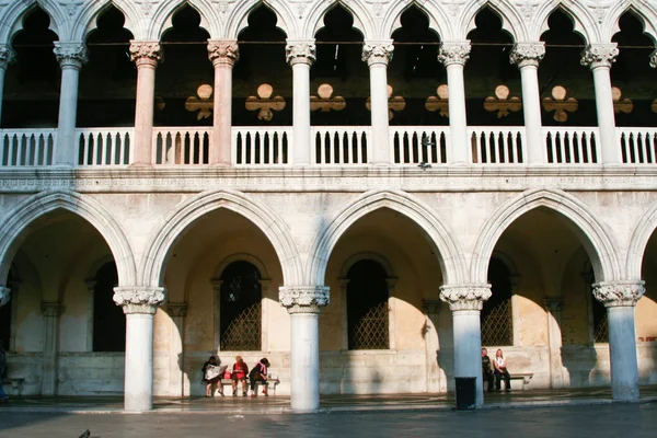 Fachada do palácio do doge, o "Palazzo Ducale " — Fotografia de Stock