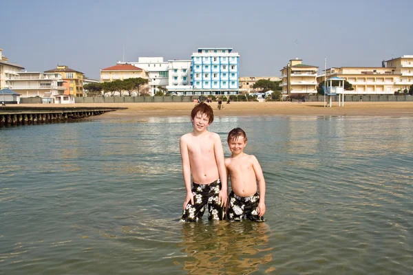 Brothers in the sea — Stock Photo, Image