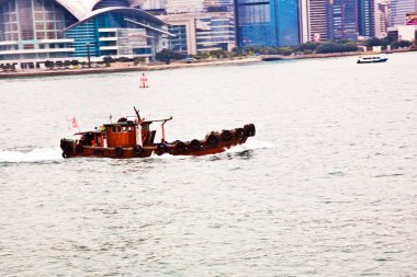 hong Kong victoria limanı ile önemsiz teknede manzara