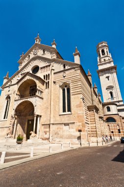 Katolik Ortaçağ Romanik katedral IOF san'ın