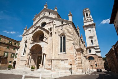 Katolik Ortaçağ Romanik katedral IOF san'ın