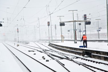 yüksek hızlı tren istasyonunda kışın