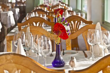 Tablo bir restoranda ayarla