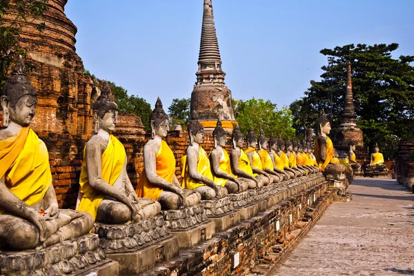 Ayutthay でワットヤイチャイモンコンの寺の仏像 — ストック写真