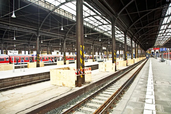 Iron classicistic train station from inside — Stock Photo, Image