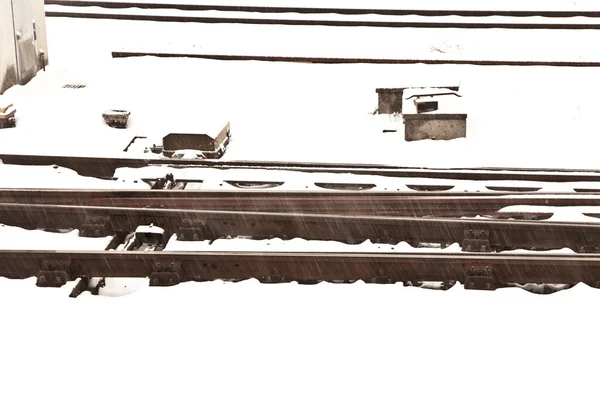 Caminhos de ferro no inverno com neve — Fotografia de Stock