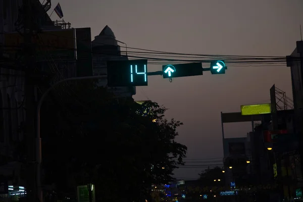 Trafik lambası üzerindeki numara beklemek için saniyeleri gösterir — Stok fotoğraf