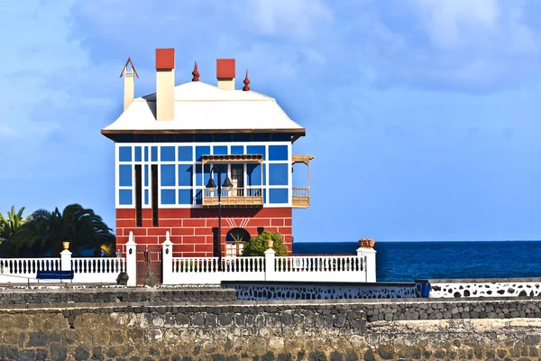 Casa juanita oder das blaue Haus - arrieta — Stockfoto