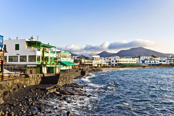 Promenade of scenic Playa Blanca with seaside in the morning — Stock Photo, Image