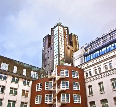 ünlü hotel hafen hamburg landungsbruecken