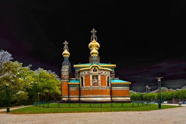Mathildenhoehe darmstadt, hochzeitsturm och russische kapelle — Stockfoto